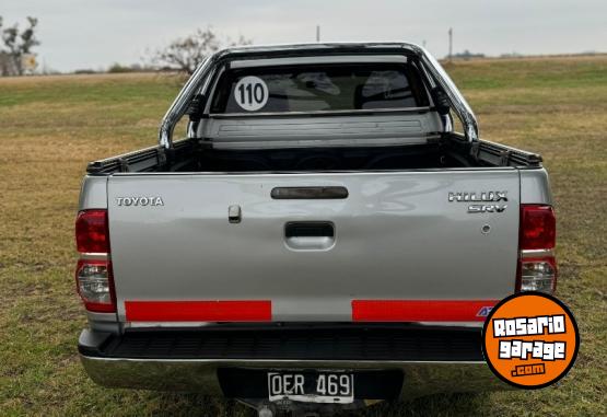 Camionetas - Toyota Hilux srv 4x4 A/T 2014 Diesel 200000Km - En Venta