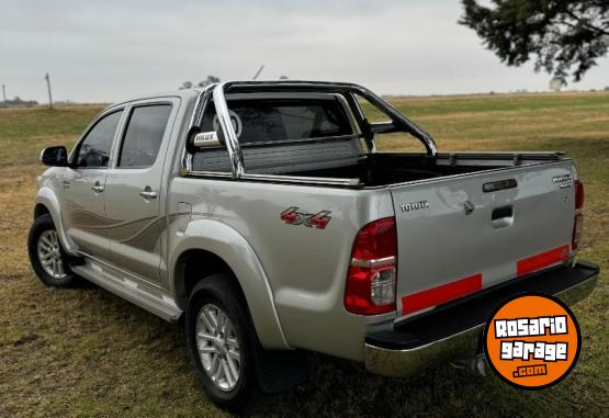 Camionetas - Toyota Hilux srv 4x4 A/T 2014 Diesel 200000Km - En Venta