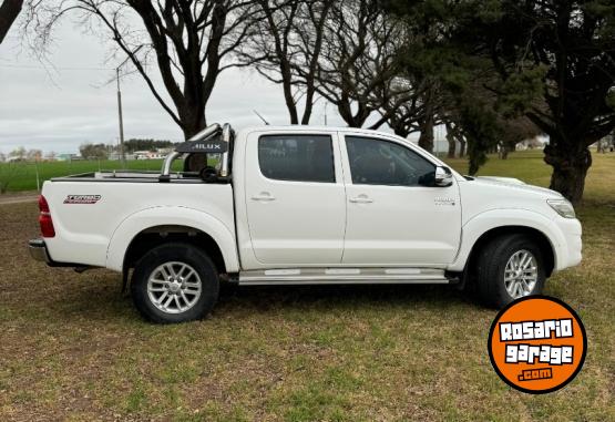 Camionetas - Toyota Hilux srv 4x2 2014 Diesel 207000Km - En Venta