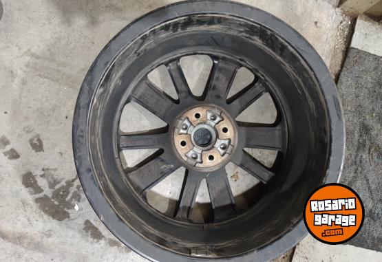 Accesorios para Autos - 1 Llanta 17" Fiat Cronos Muy buena $135.000. NO BAJO PRECIO - En Venta