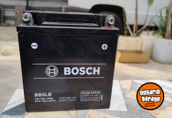 Accesorios para Motos - Batera Bosch semi nueva muy poco uso para 110 hasta 150cc - En Venta