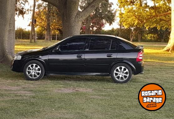 Autos - Chevrolet Astra  GLS 2011 Nafta 197000Km - En Venta