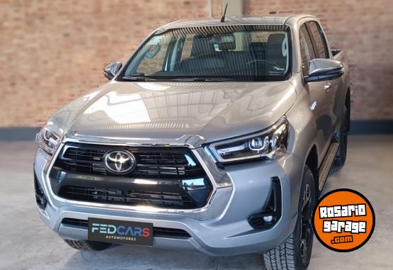 Camionetas - Toyota Hilux SRX 4x4 AT 2023 Diesel 0Km - En Venta