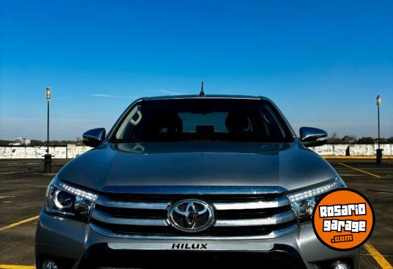 Camionetas - Toyota Hilux SRX 2.8 4X4 2017 Diesel 142000Km - En Venta