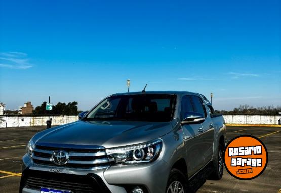 Camionetas - Toyota Hilux SRX 2.8 4X4 2017 Diesel 142000Km - En Venta