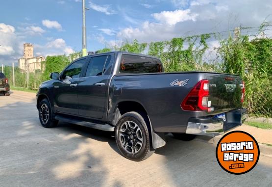 Camionetas - Toyota Hilux 2022 Diesel 36000Km - En Venta