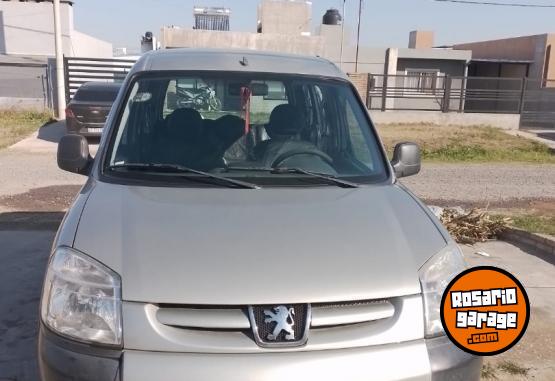 Utilitarios - Peugeot Patagonica 2014 GNC 138000Km - En Venta