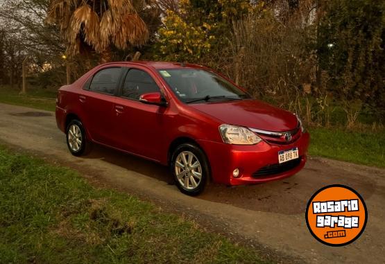 Utilitarios - Toyota Etios 2017 Nafta 80000Km - En Venta