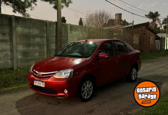 Utilitarios - Toyota Etios 2017 Nafta 80000Km - En Venta