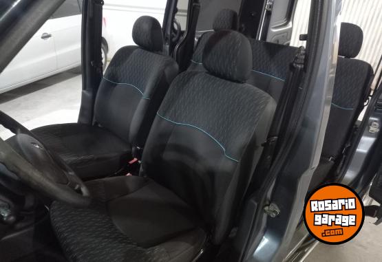 Utilitarios - Renault KANGOO 2018 Nafta 79000Km - En Venta