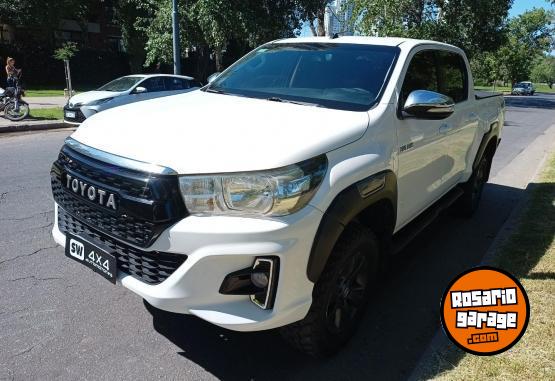 Camionetas - Toyota HILUX SR 4X4 2016 Diesel 180000Km - En Venta