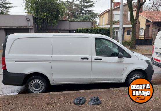 Utilitarios - Mercedes Benz VITO V2 2022 Diesel 70000Km - En Venta