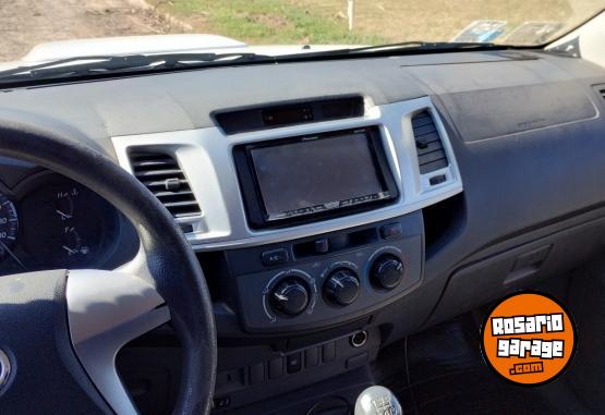 Camionetas - Toyota Hilux 2012 Diesel 180000Km - En Venta