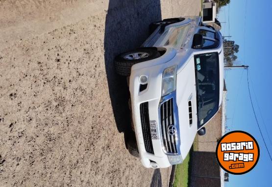 Camionetas - Toyota Hilux 2012 Diesel 180000Km - En Venta