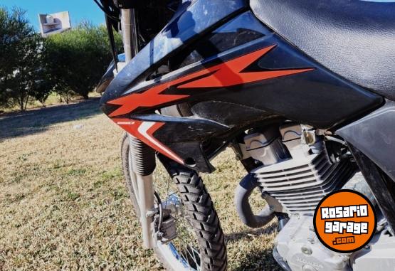 Motos - Honda Tornado 2022 Nafta 2600Km - En Venta