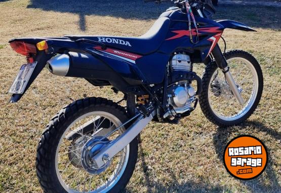 Motos - Honda Tornado 2022 Nafta 2600Km - En Venta