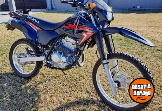 Motos - Honda Tornado 2022 Nafta 2600Km - En Venta