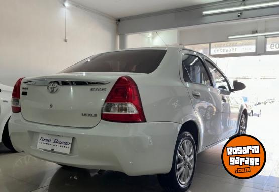 Autos - Toyota Etios 2015 GNC 120000Km - En Venta