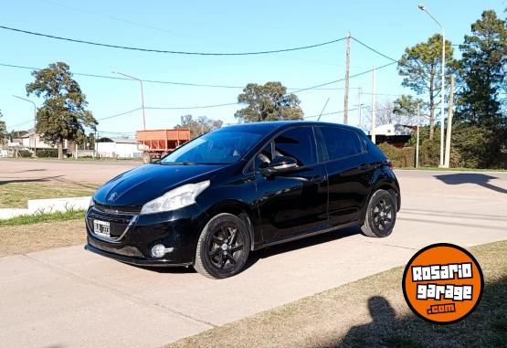 Autos - Peugeot 208 Allure Touchscreen1.5 2014 Nafta 105300Km - En Venta