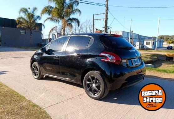 Autos - Peugeot 208 Allure Touchscreen1.5 2014 Nafta 105300Km - En Venta