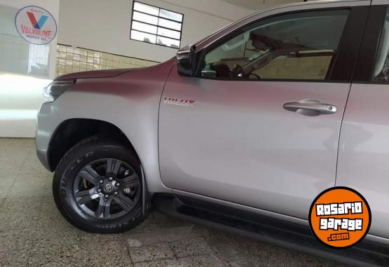 Camionetas - Toyota Hilux Srv 4x4 2.8 204 CV 2024 Diesel 0Km - En Venta