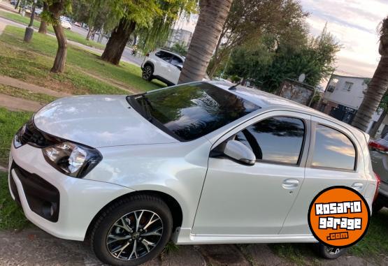 Autos - Toyota Etios pack 2023 Nafta 250Km - En Venta