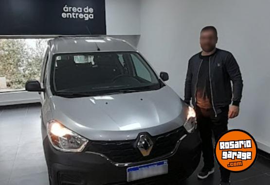 Utilitarios - Renault Kangoo 5 Asientos 2024 Nafta 5400Km - En Venta