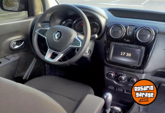 Utilitarios - Renault Kangoo 5 Asientos 2024 Nafta 5400Km - En Venta