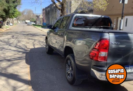 Camionetas - Toyota Hilux 2021 Diesel 43500Km - En Venta