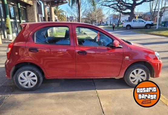 Autos - Toyota Etios x 1.5 2022 Nafta 30000Km - En Venta