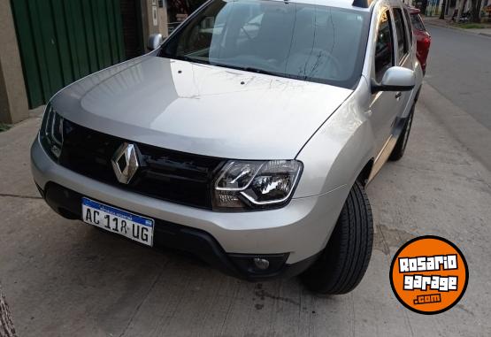 Camionetas - Renault DUSTER 2017 Nafta 96900Km - En Venta