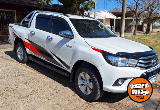 Camionetas - Toyota Hilux 4x4 2017 Diesel 126500Km - En Venta