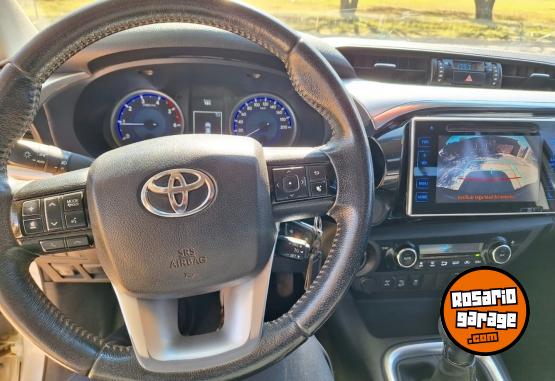 Camionetas - Toyota Hilux 4x4 2017 Diesel 126500Km - En Venta