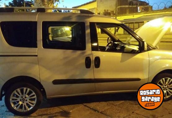 Utilitarios - Fiat DOBLO FAMILIAR 7 ASIENTOS 2014 GNC 200000Km - En Venta