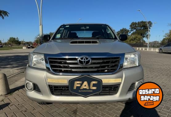 Camionetas - Toyota HILUX 2.5 DX PACK 2013 Diesel 150000Km - En Venta