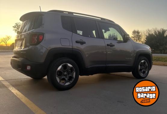 Camionetas - Chrysler Renegade sport plus A/T 2017 Nafta 120000Km - En Venta