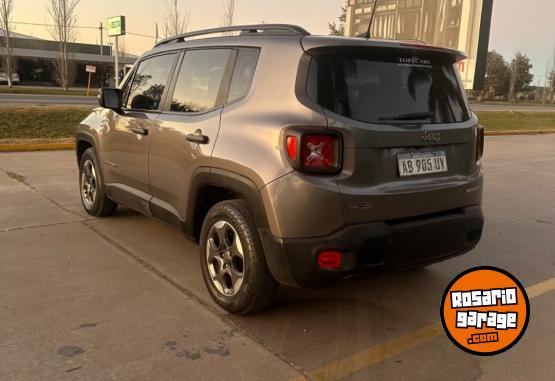 Camionetas - Chrysler Renegade sport plus A/T 2017 Nafta 120000Km - En Venta