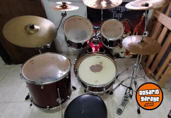 Instrumentos Musicales - Bateria Mapex 6 cuerpos, con platillos, fierros, banqueta, impecable - En Venta