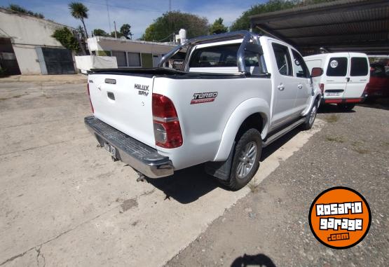 Camionetas - Toyota Hilux srv 2014 Diesel 130000Km - En Venta