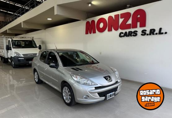 Autos - Peugeot 207 2014 Nafta 135000Km - En Venta