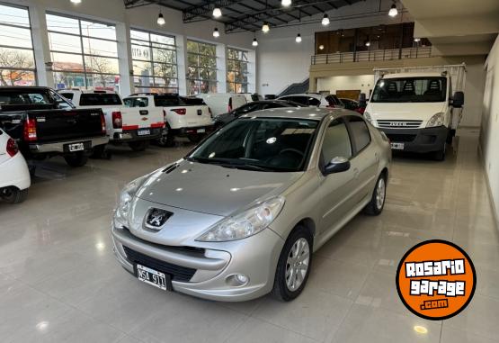 Autos - Peugeot 207 2014 Nafta 135000Km - En Venta