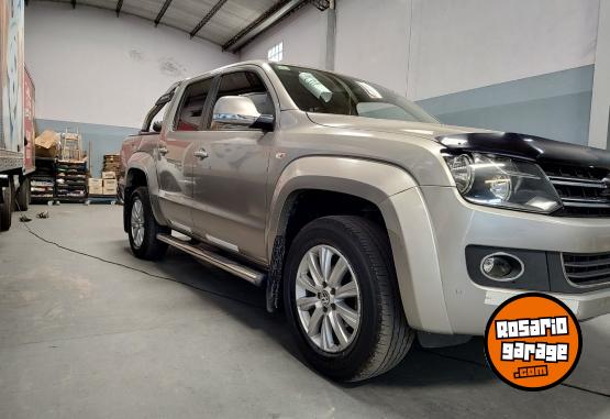 Camionetas - Volkswagen AMAROK HIGHLINE 4X2 AT 2015 Diesel 150000Km - En Venta