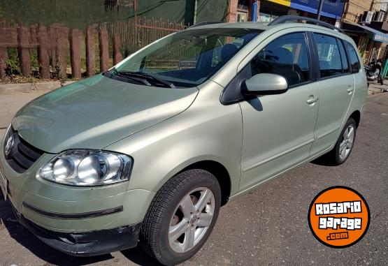 Autos - Volkswagen Suran highline 2009 Nafta 125000Km - En Venta