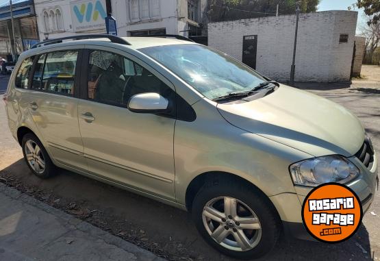 Autos - Volkswagen Suran highline 2009 Nafta 125000Km - En Venta