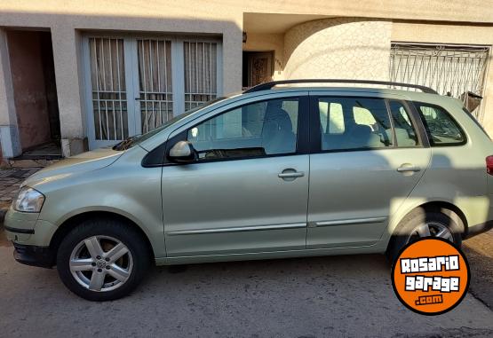 Autos - Volkswagen Suran highline 2009 Nafta 125000Km - En Venta