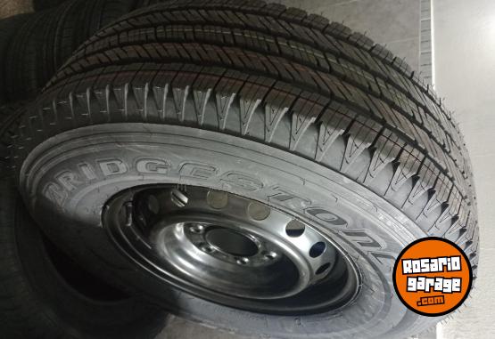 Accesorios para Autos - Cubiertas y llantas  nuevas brigestone dueler h/t 255/70 r16 $250mill c.u - En Venta