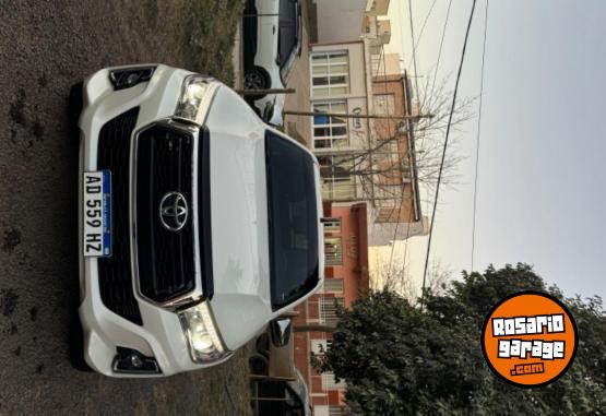 Camionetas - Toyota Hilux 2019 Diesel 121000Km - En Venta