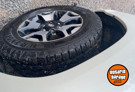 Camionetas - Toyota Hilux 2019 Diesel 121000Km - En Venta