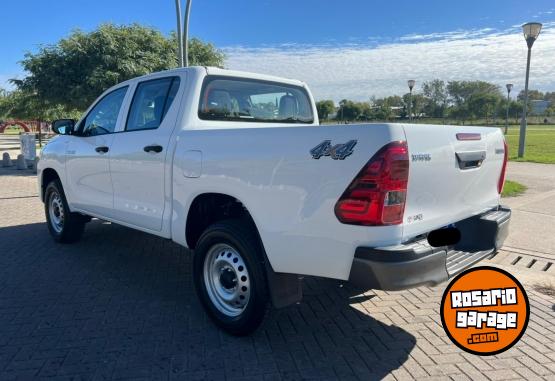 Camionetas - Toyota HILUX 2.4 DX 4X4 2024 Diesel 0Km - En Venta