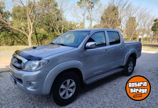 Camionetas - Toyota HILUX SRV 3.0 TDI CUERO 2009 Diesel 200000Km - En Venta